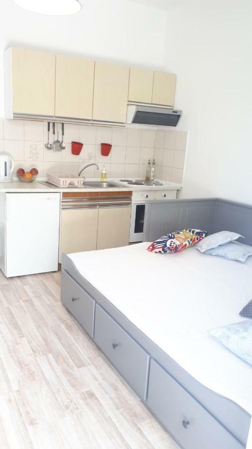 Marina Apartments Kaštela Buitenkant foto